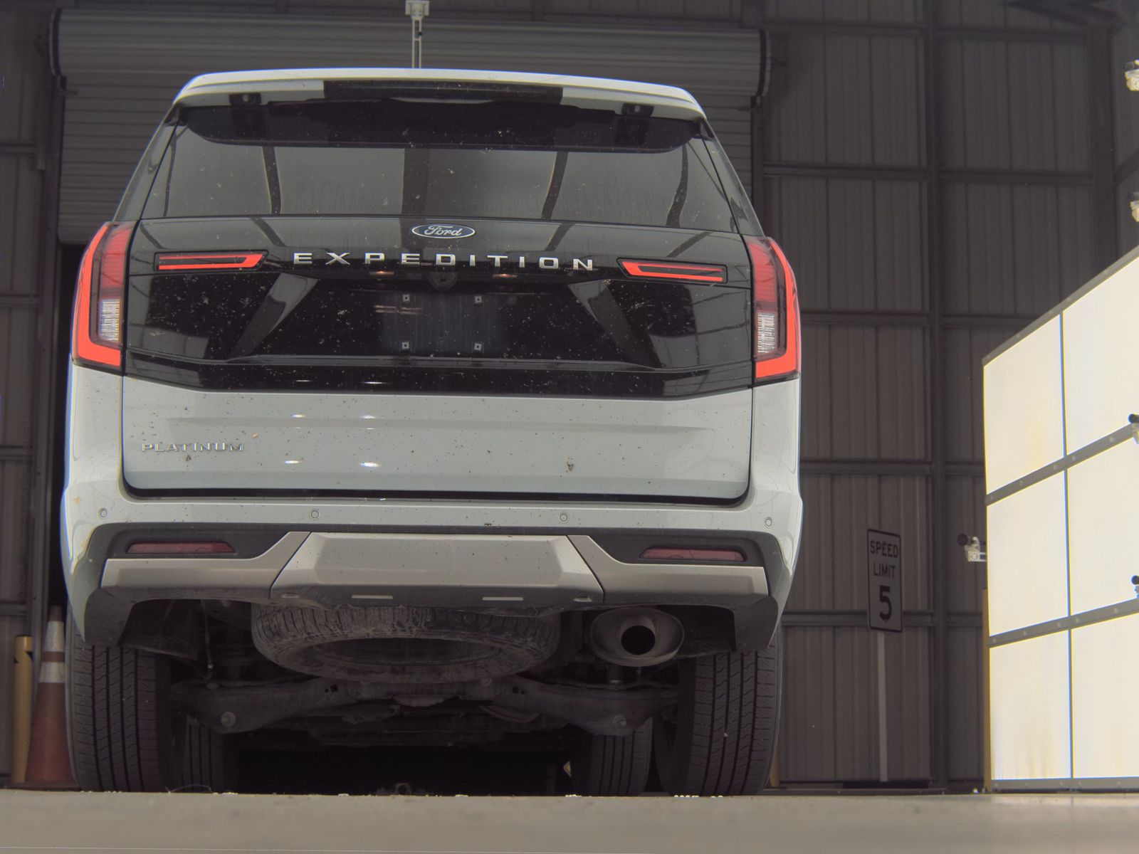 FORD EXPEDITION - 8