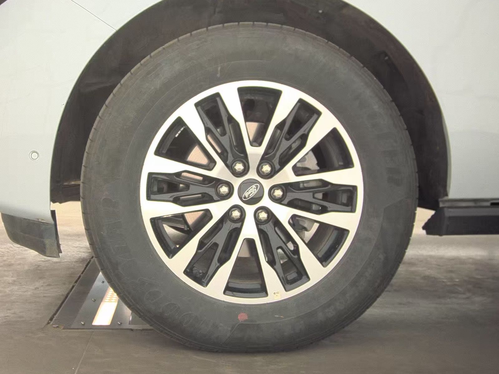 FORD EXPEDITION - 10