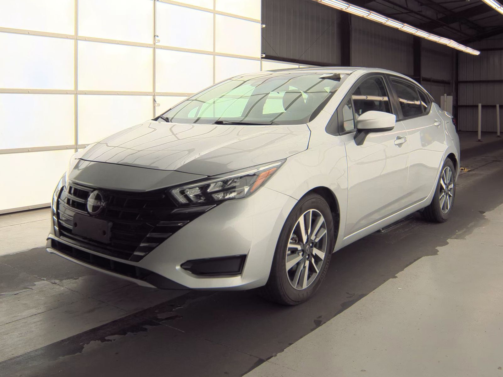 NISSAN VERSA - 1