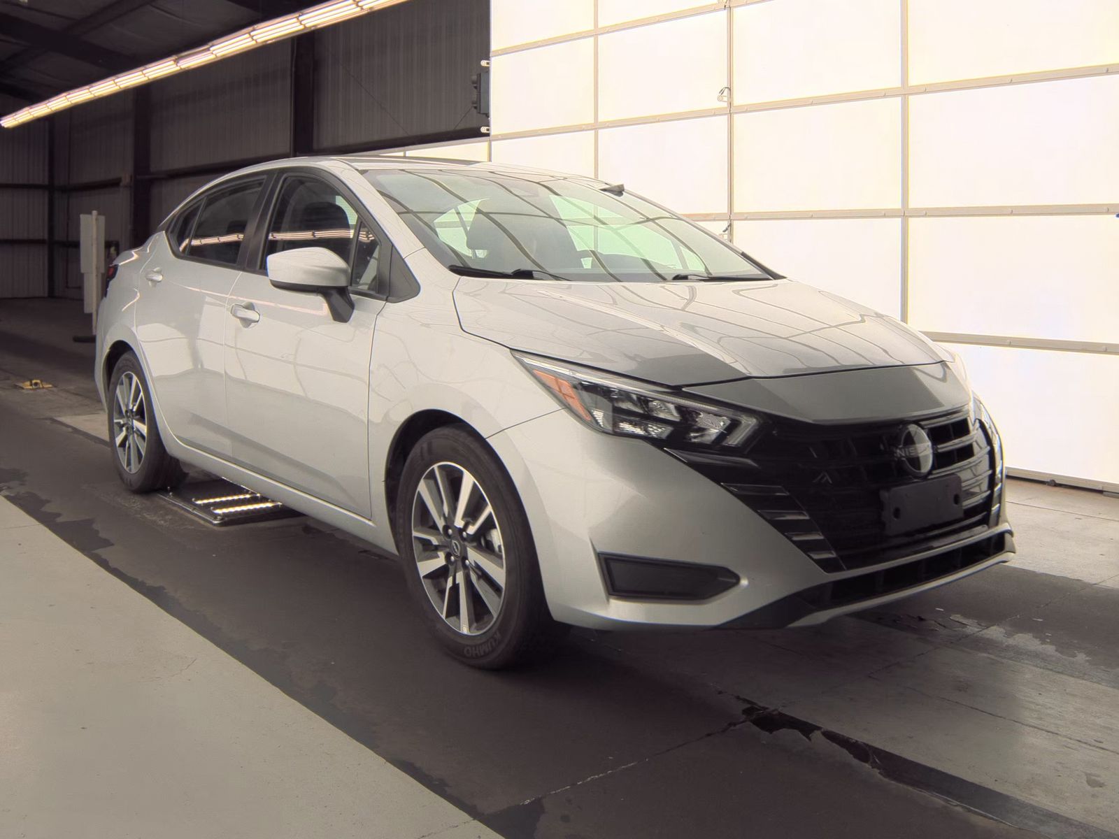 NISSAN VERSA - 5