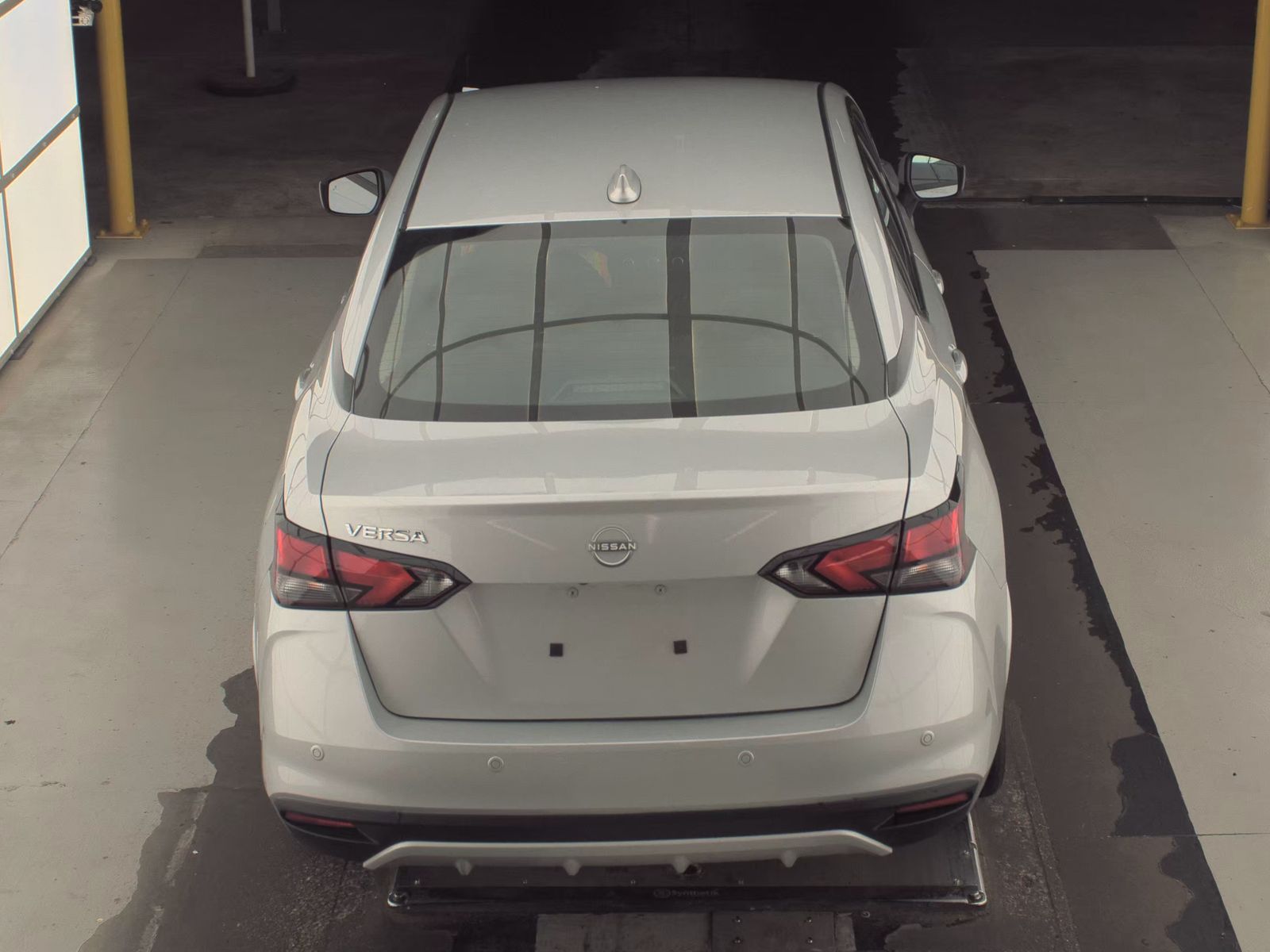 NISSAN VERSA - 7