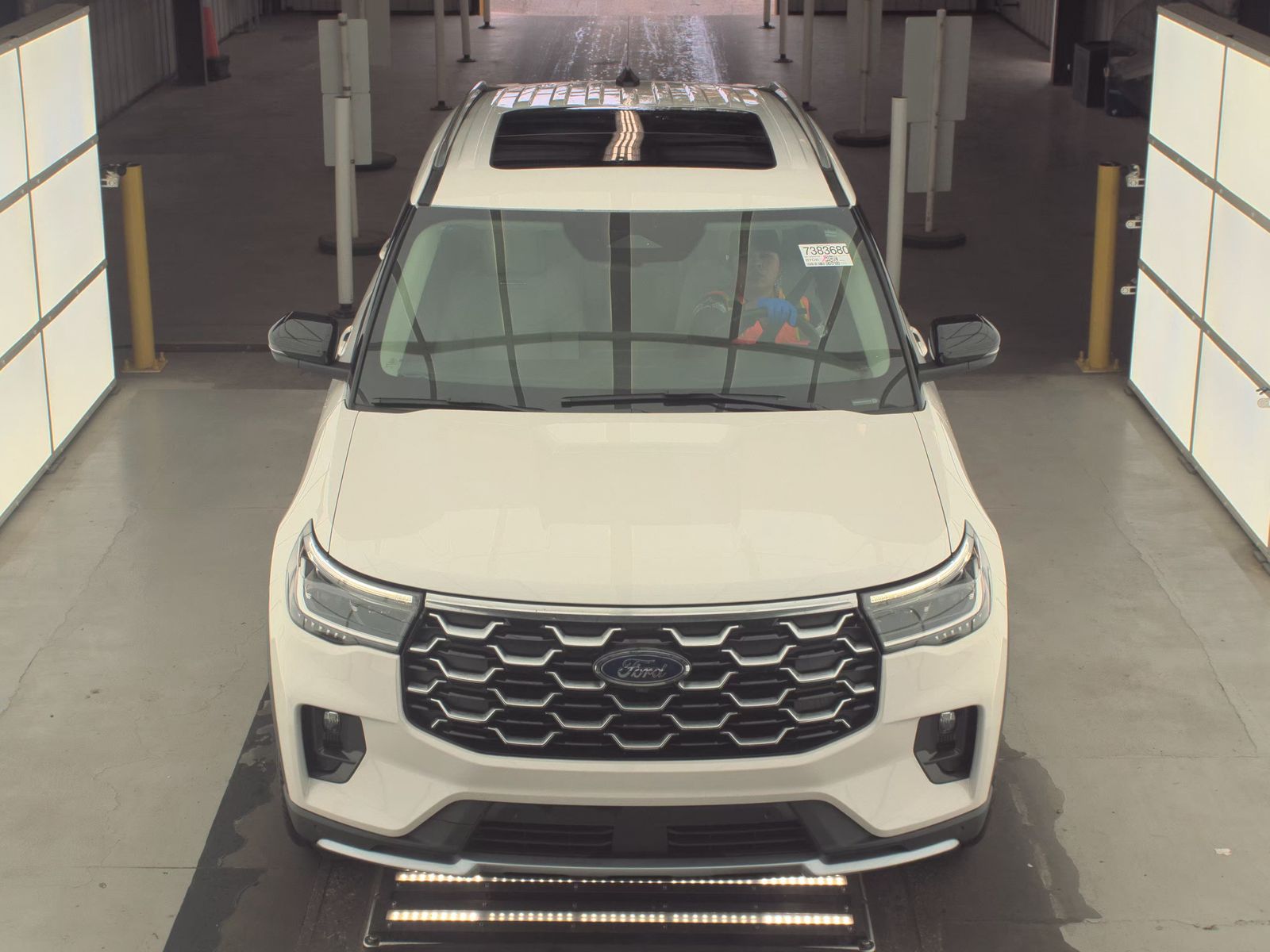 FORD EXPLORER - 3