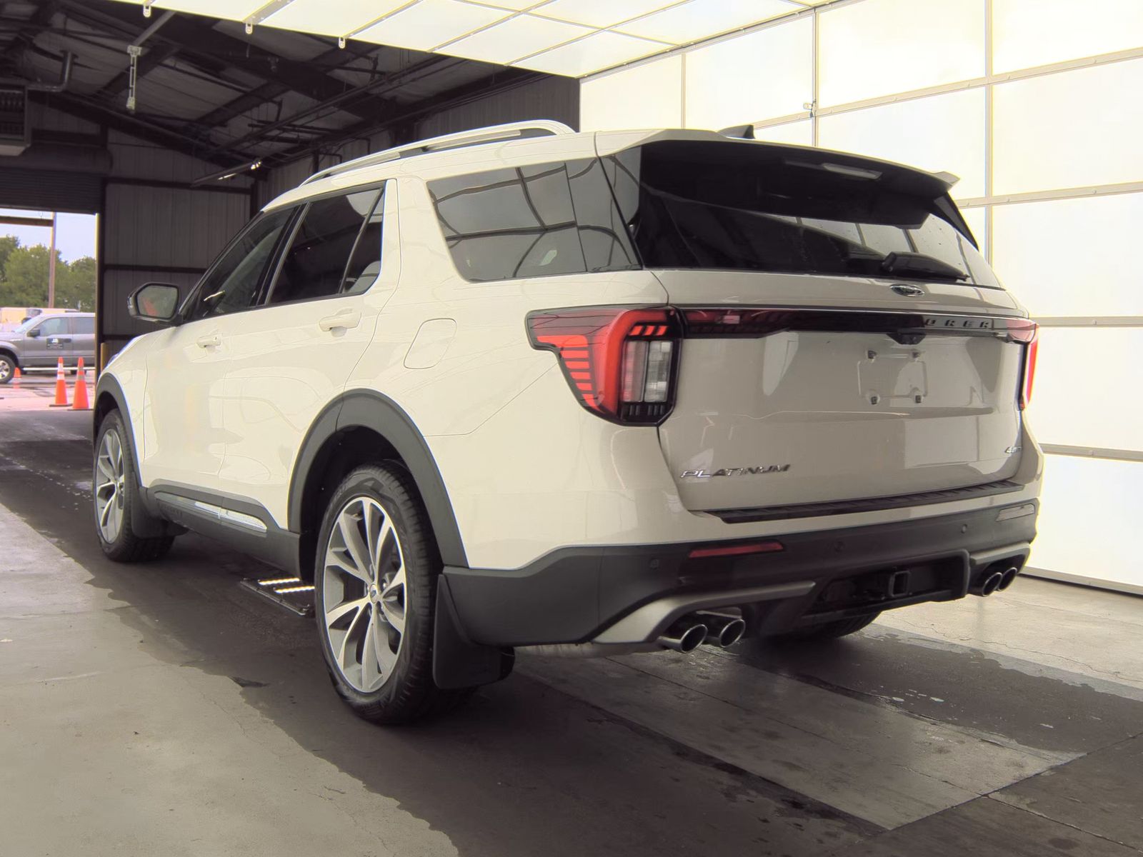 FORD EXPLORER - 7