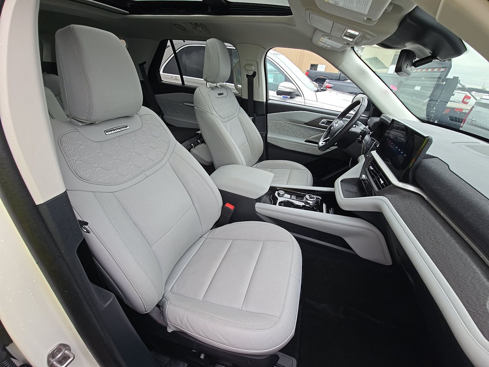 FORD EXPLORER - 9