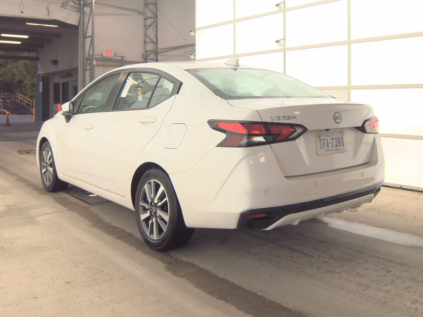 NISSAN VERSA - 9
