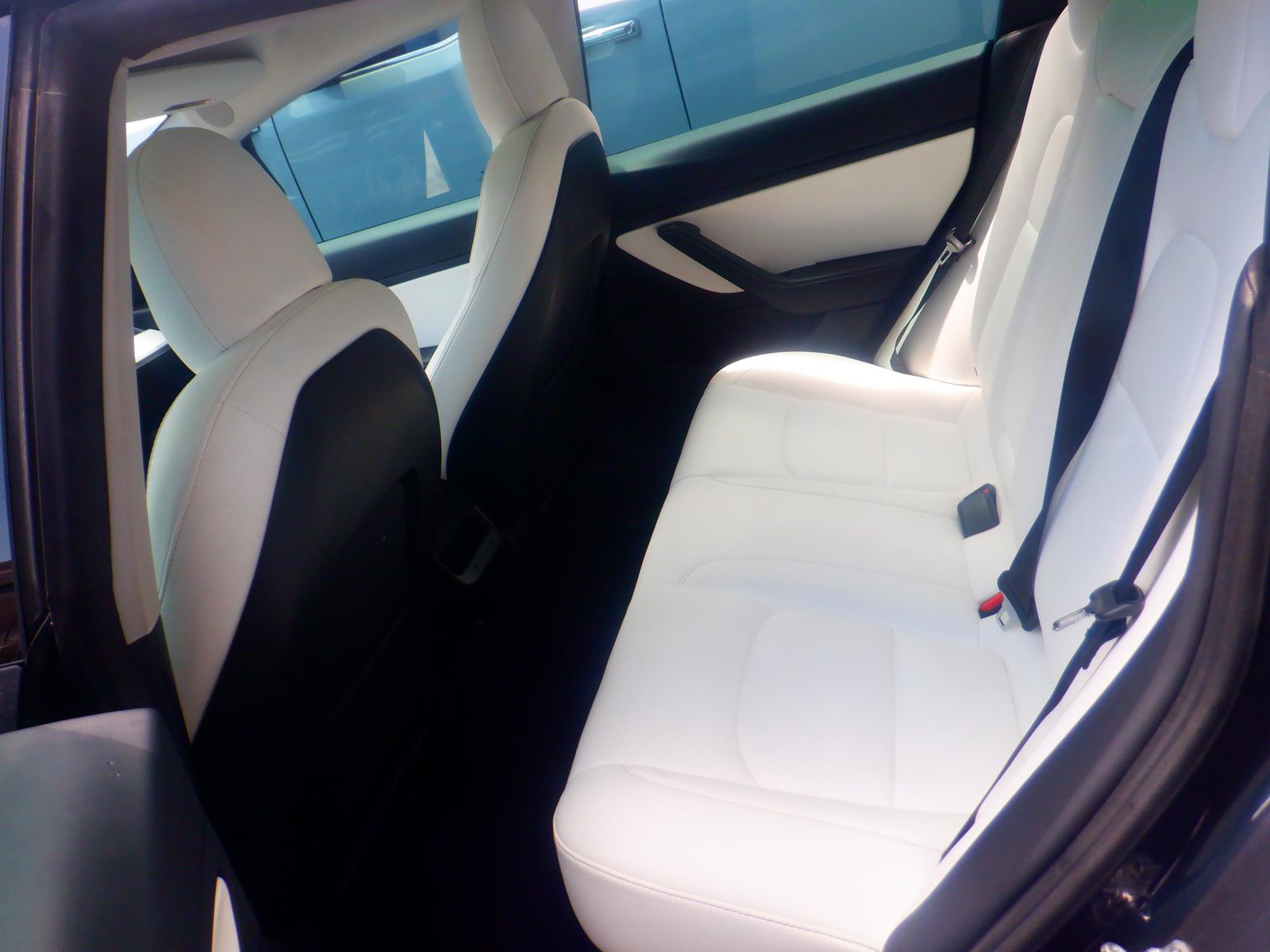 TESLA MODEL 3 - 9
