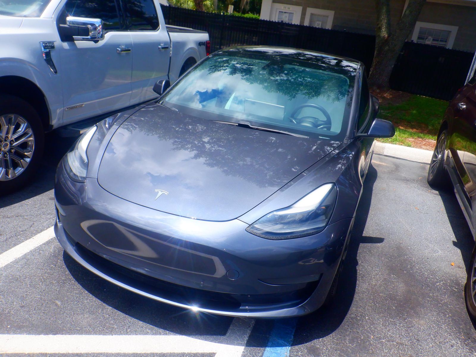 TESLA MODEL 3 - 1