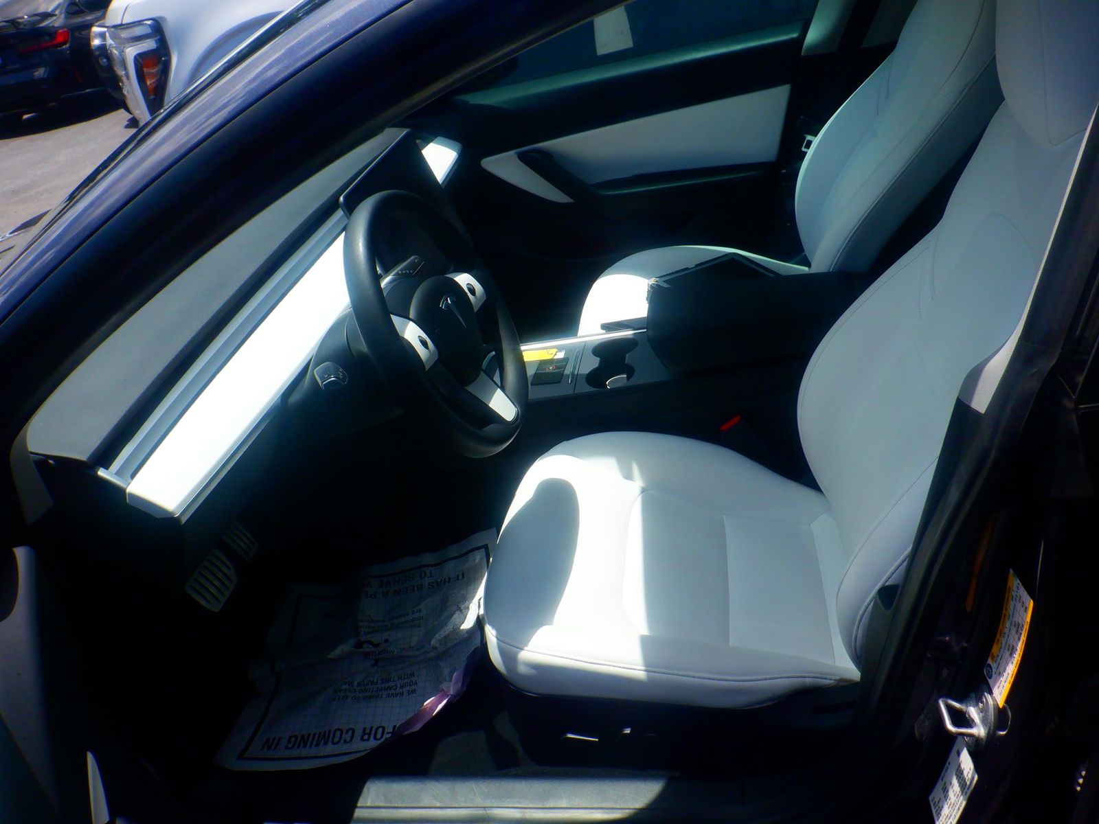 TESLA MODEL 3 - 6