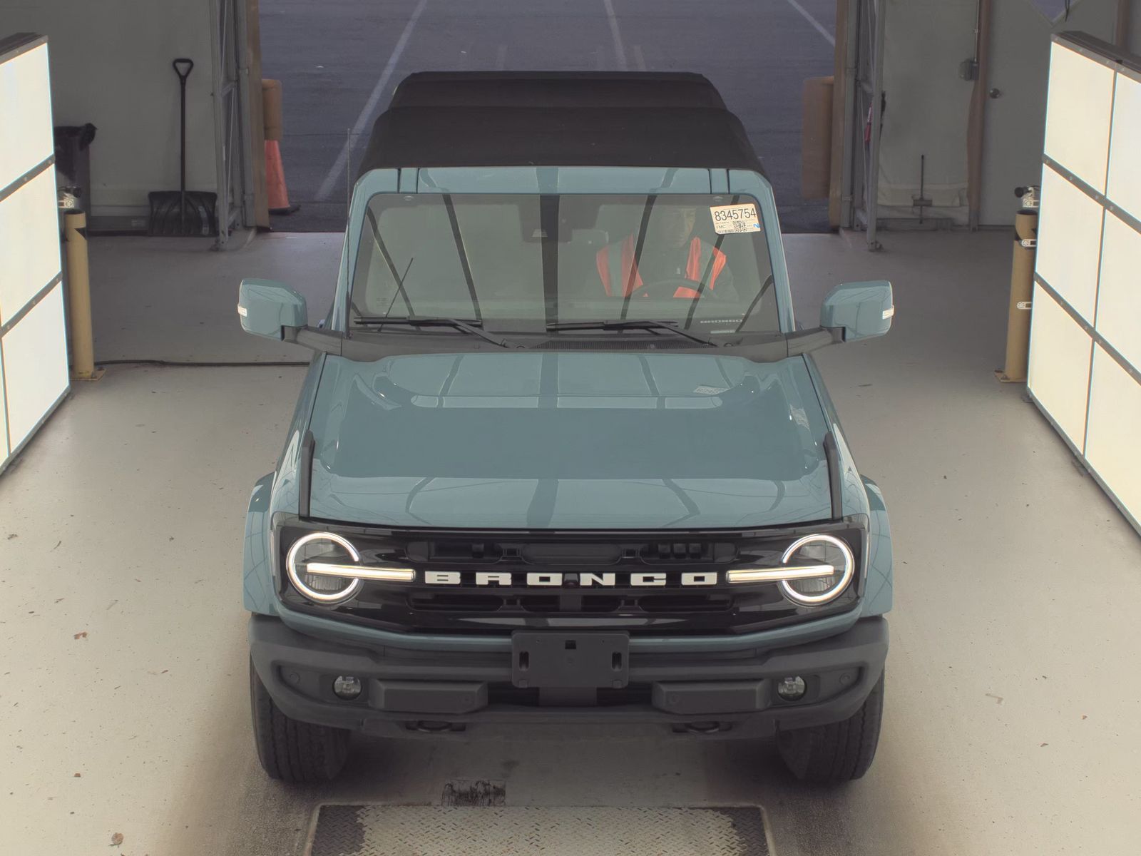 FORD BRONCO - 3