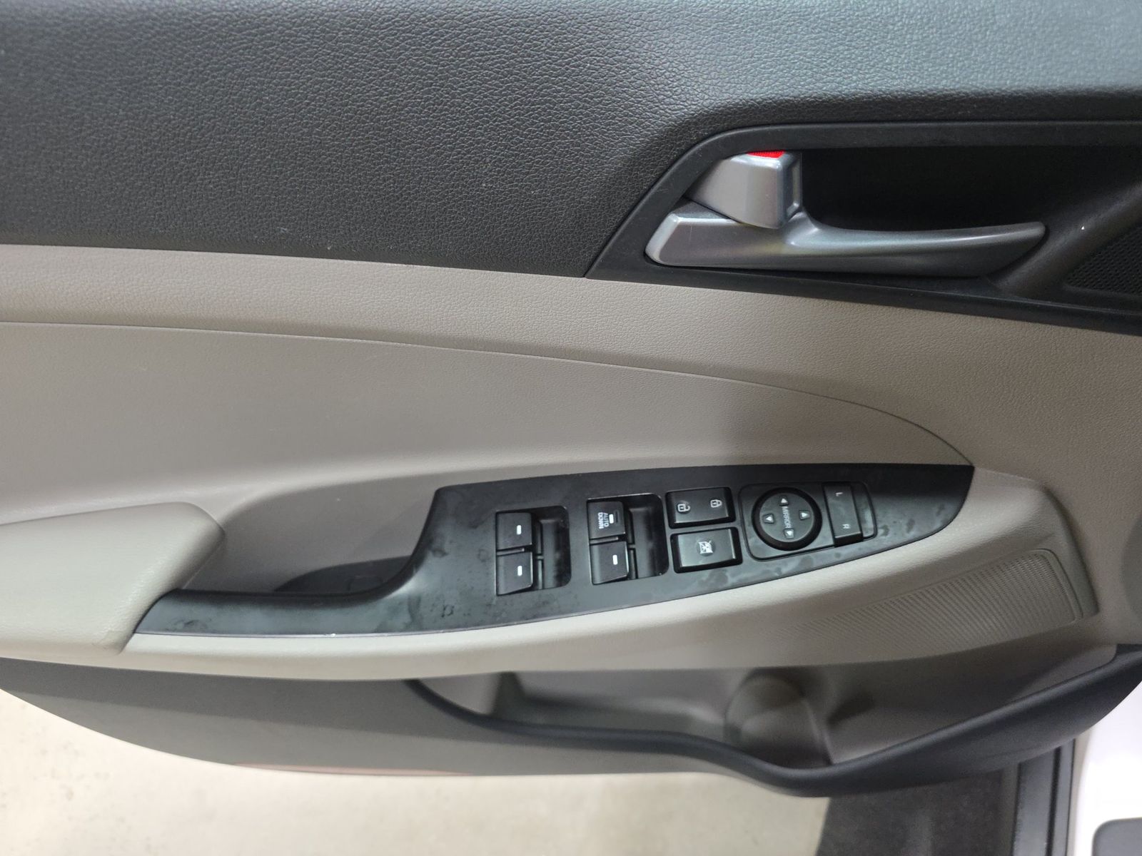HYUNDAI TUCSON - 10