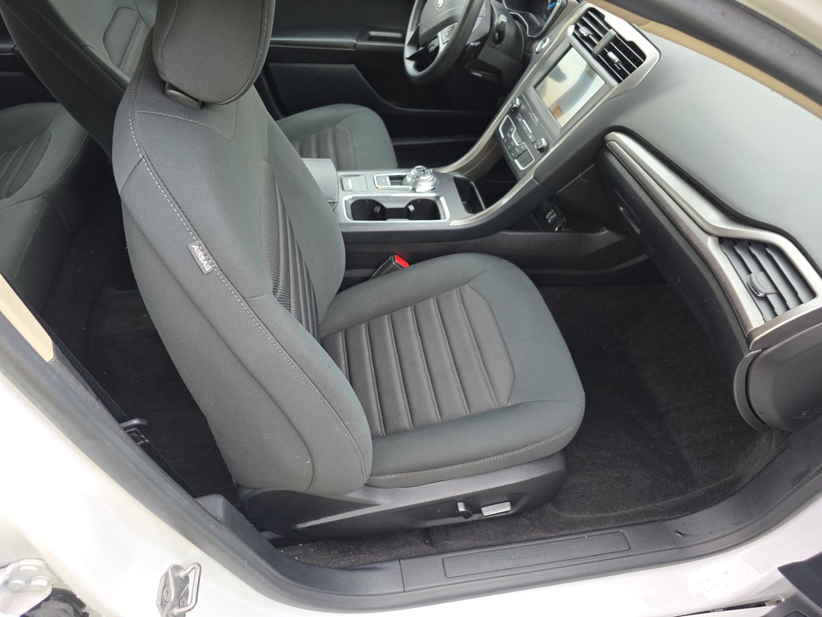 FORD FUSION - 9