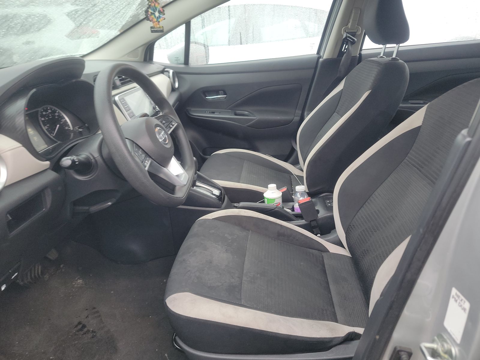 NISSAN VERSA - 8