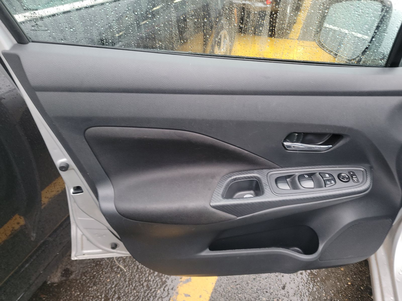 NISSAN VERSA - 10