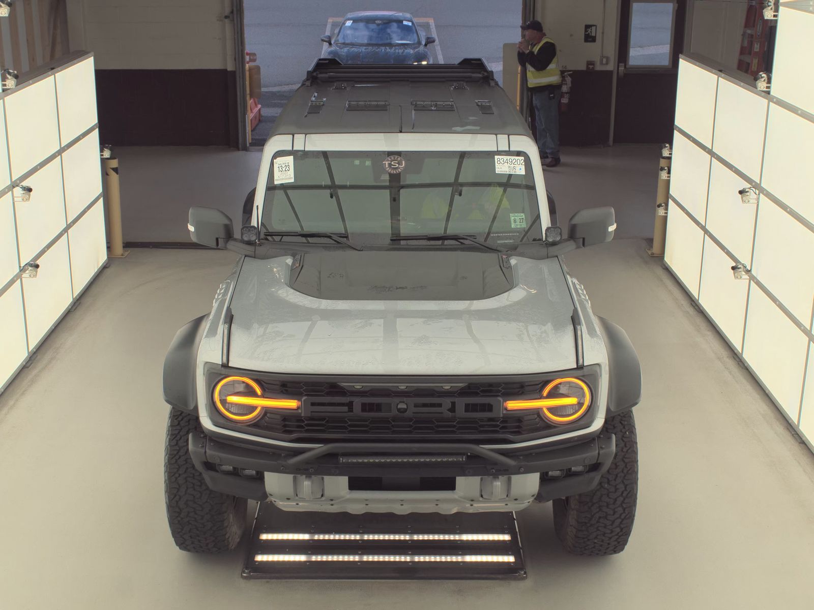 FORD BRONCO - 3