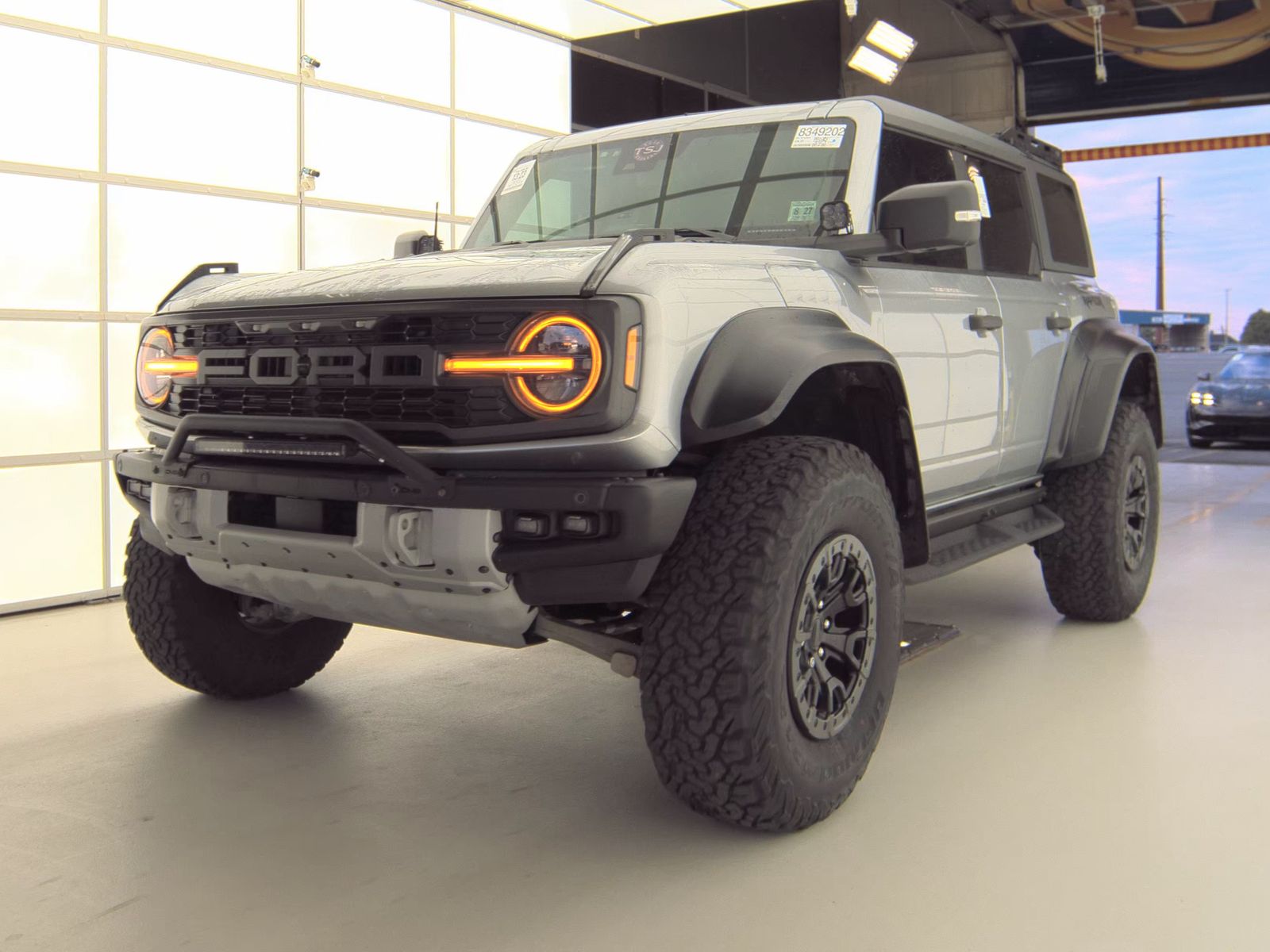 FORD BRONCO - 1