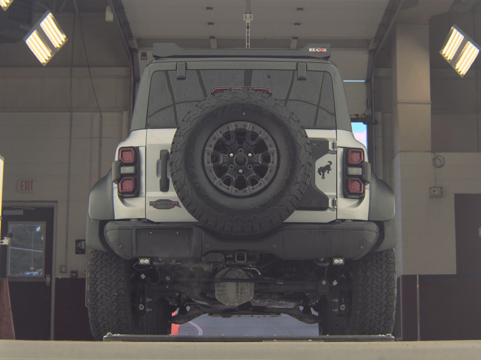 FORD BRONCO - 8
