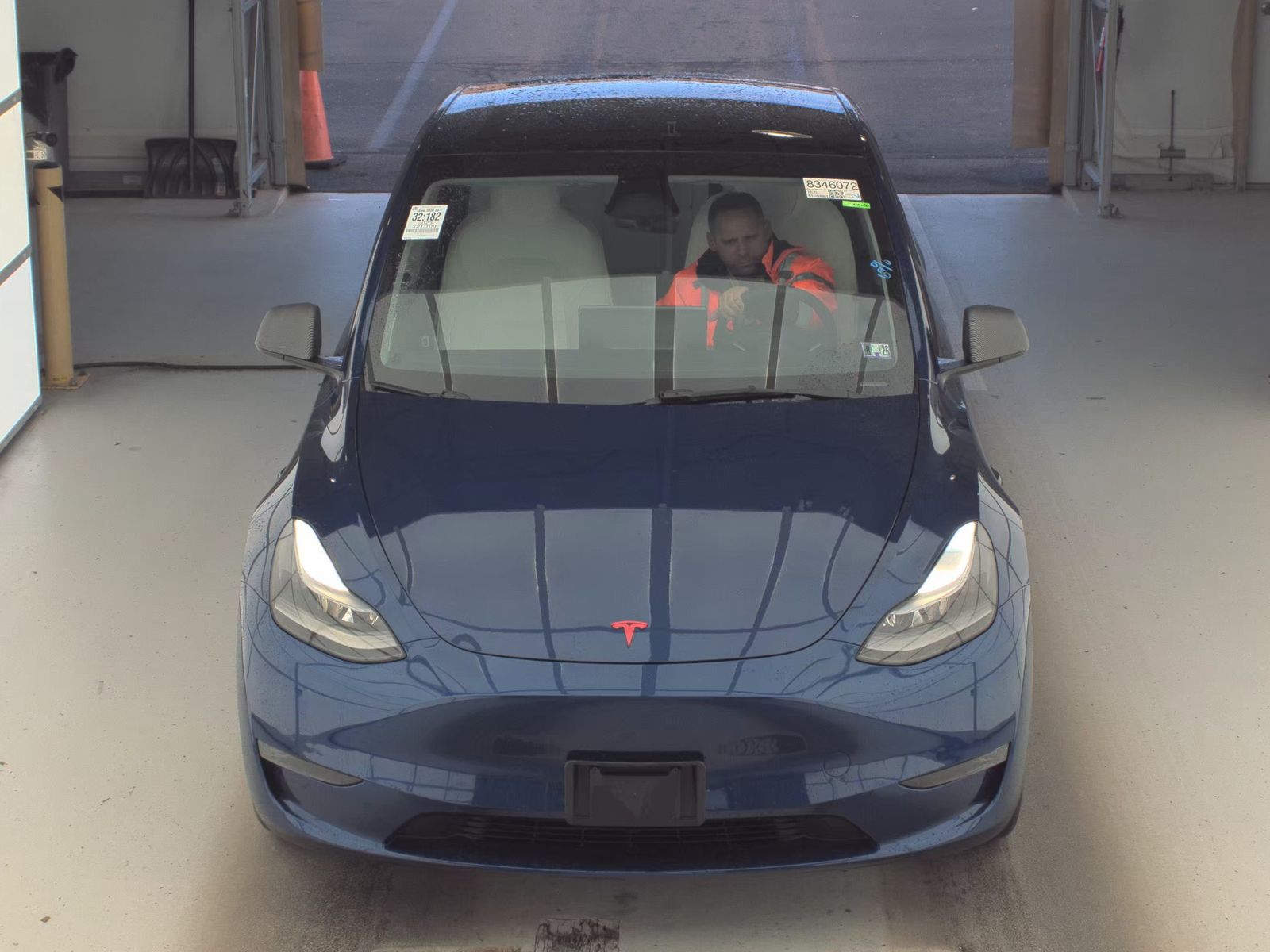 TESLA MODEL Y - 3