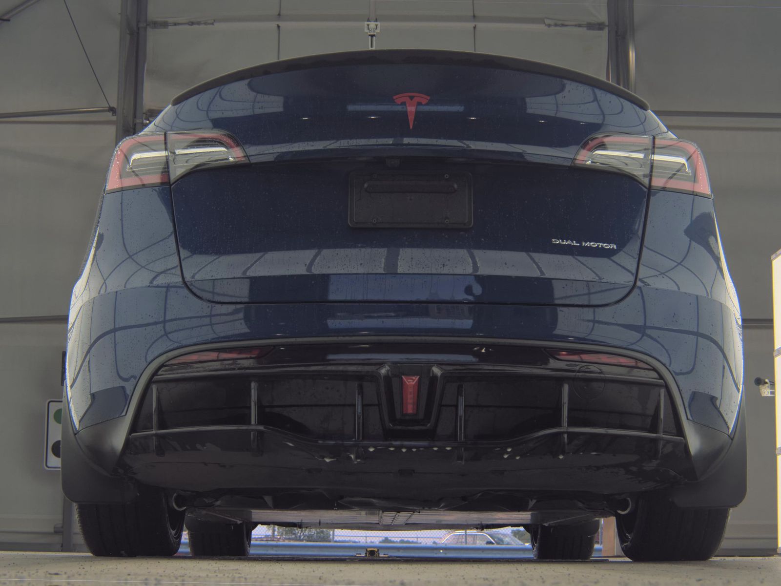 TESLA MODEL Y - 8