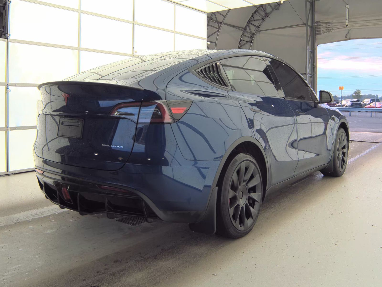 TESLA MODEL Y - 6