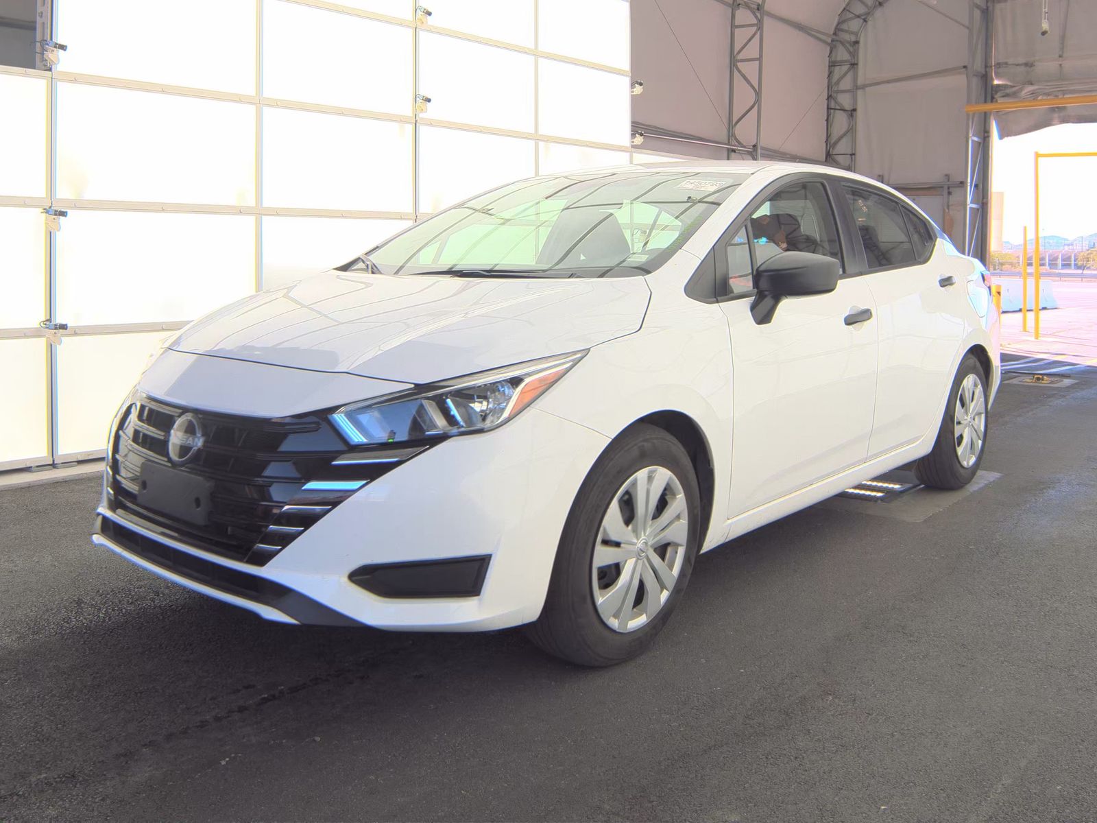 NISSAN VERSA - 1