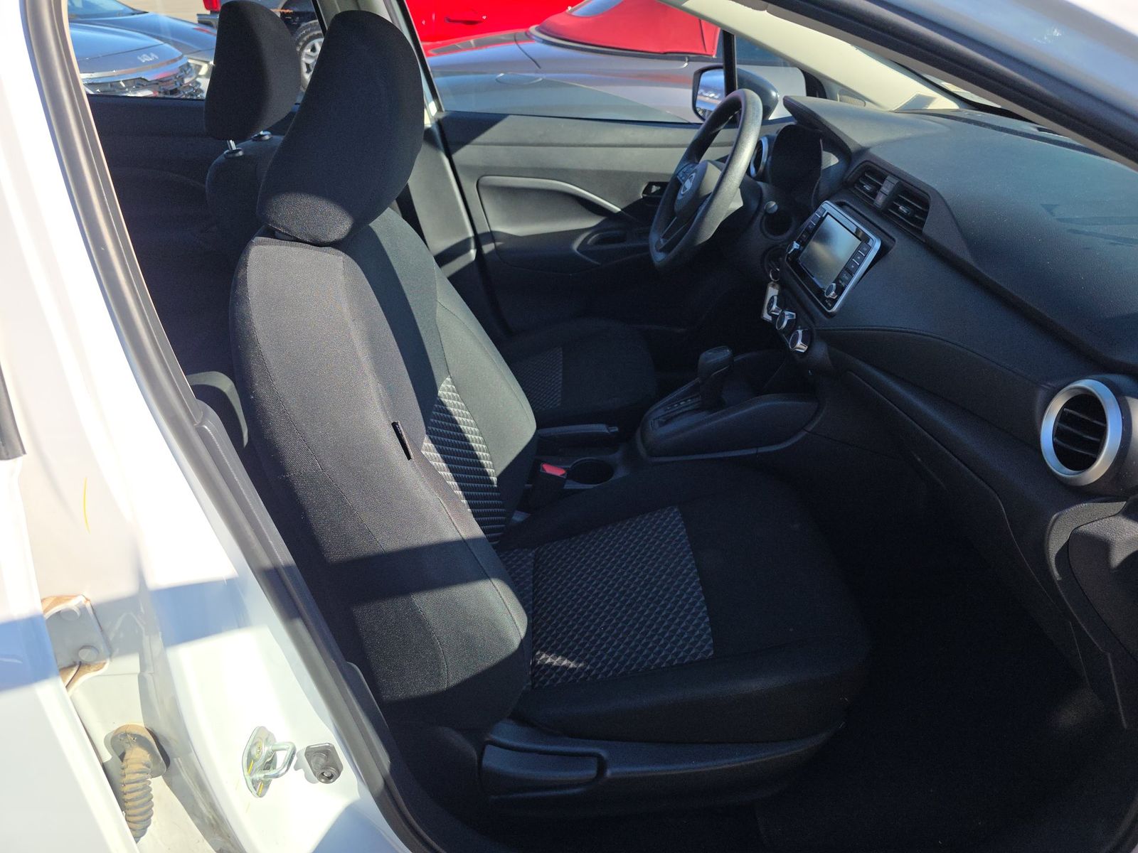 NISSAN VERSA - 9