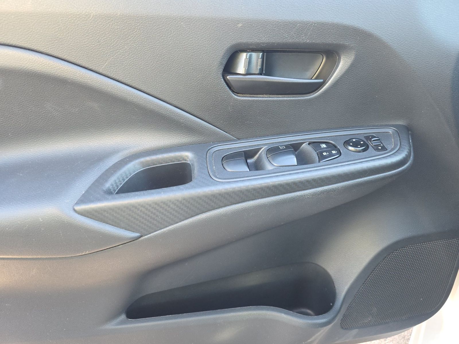 NISSAN VERSA - 10