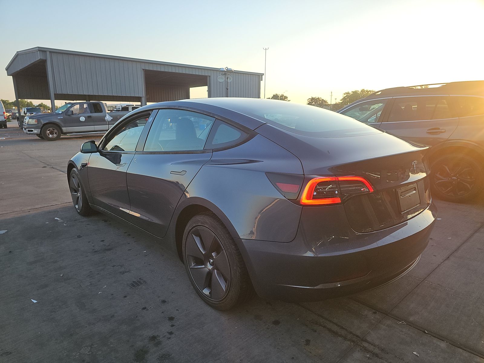 TESLA MODEL 3 - 7