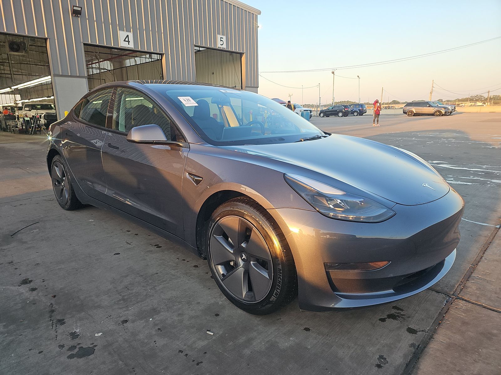 TESLA MODEL 3 - 4
