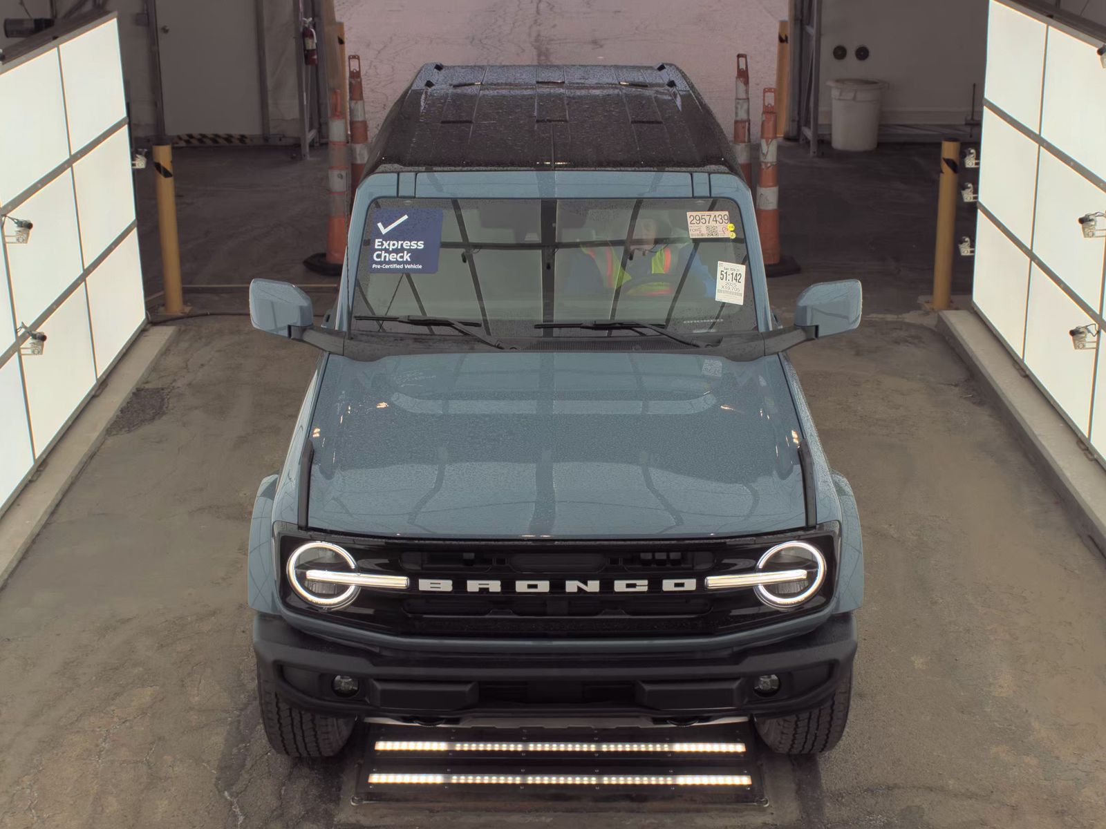 FORD BRONCO - 3