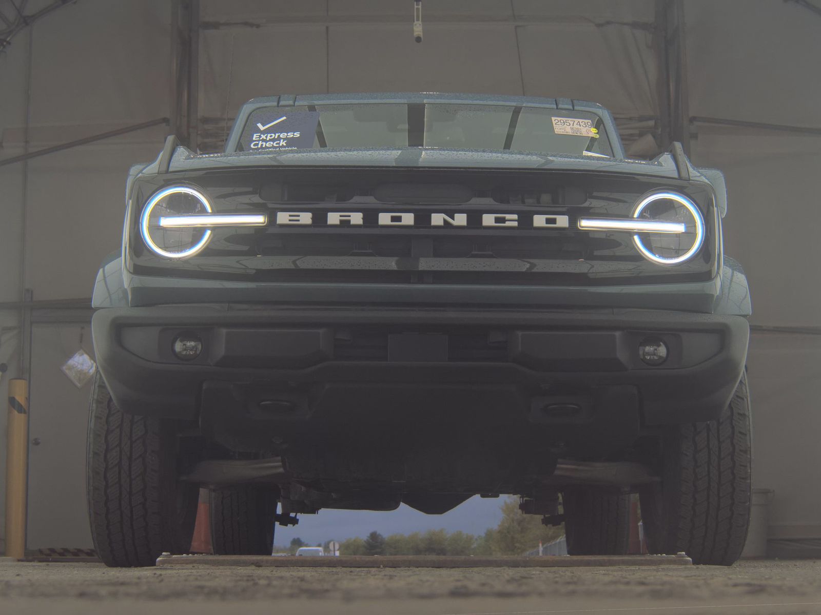 FORD BRONCO - 4