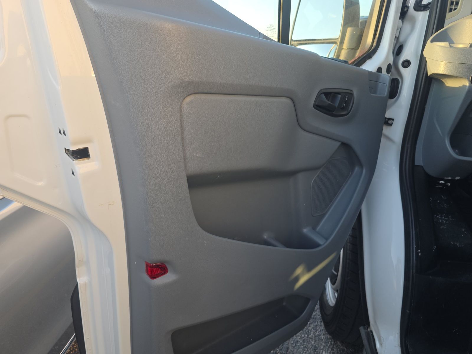 FORD TRANSIT 150 - 10