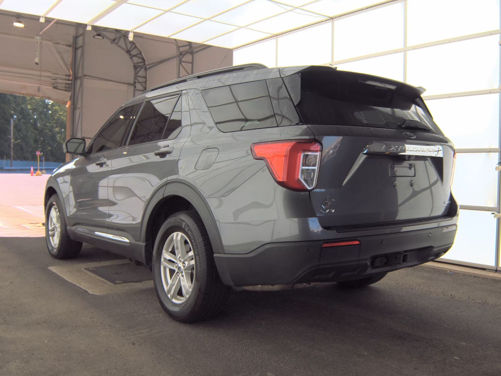 FORD EXPLORER - 9