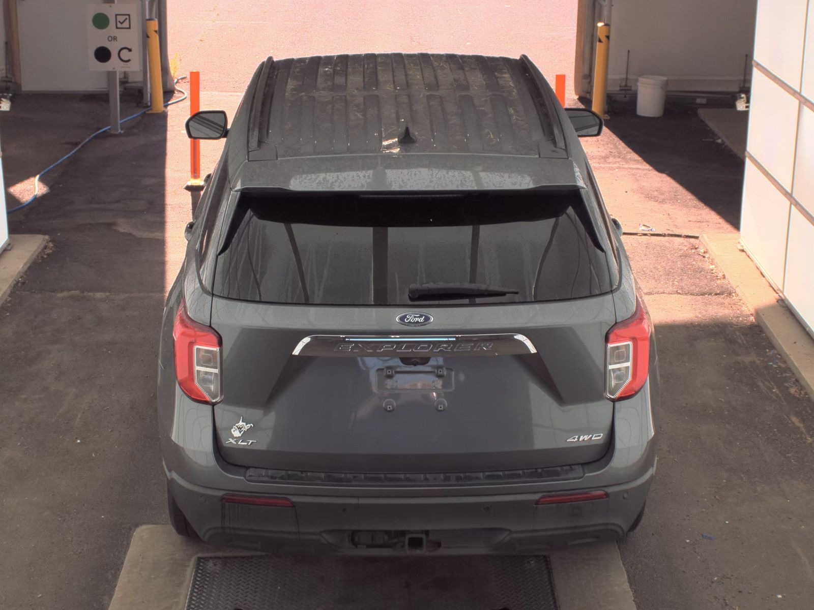 FORD EXPLORER - 7