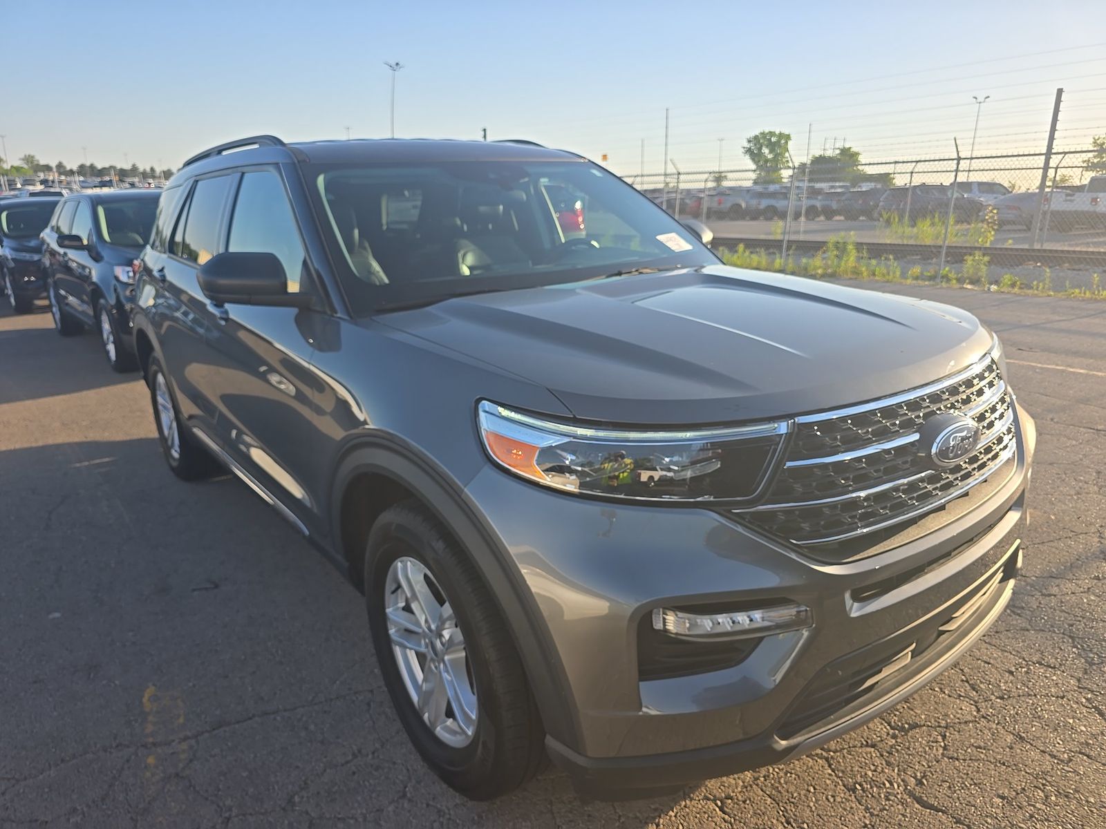 FORD EXPLORER - 4