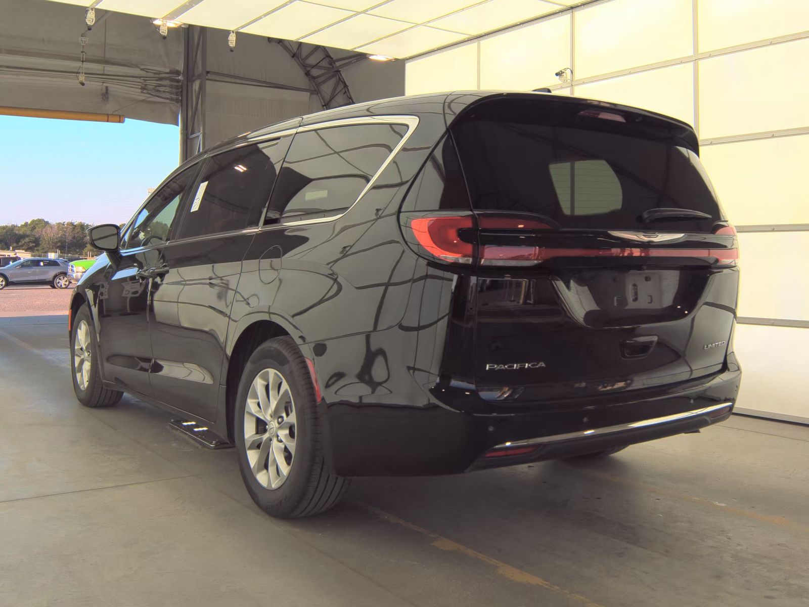 2026 Chrysler Pacifica Limited FWD