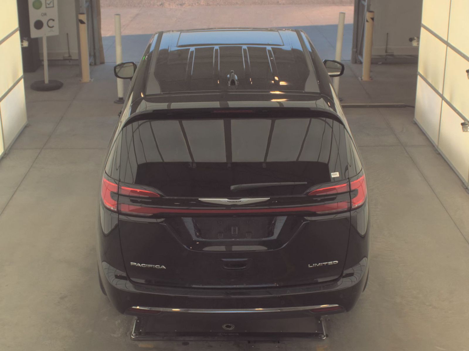 2026 Chrysler Pacifica Limited FWD