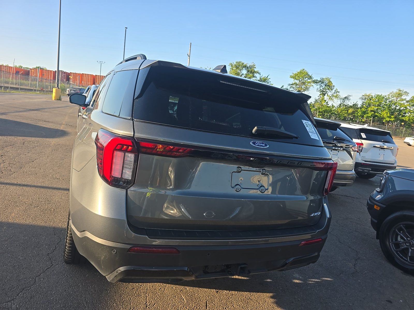 FORD EXPLORER - 6