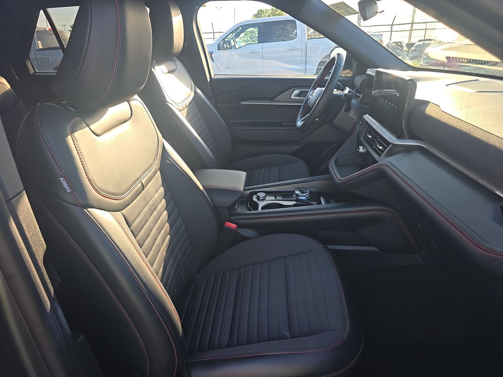 FORD EXPLORER - 9