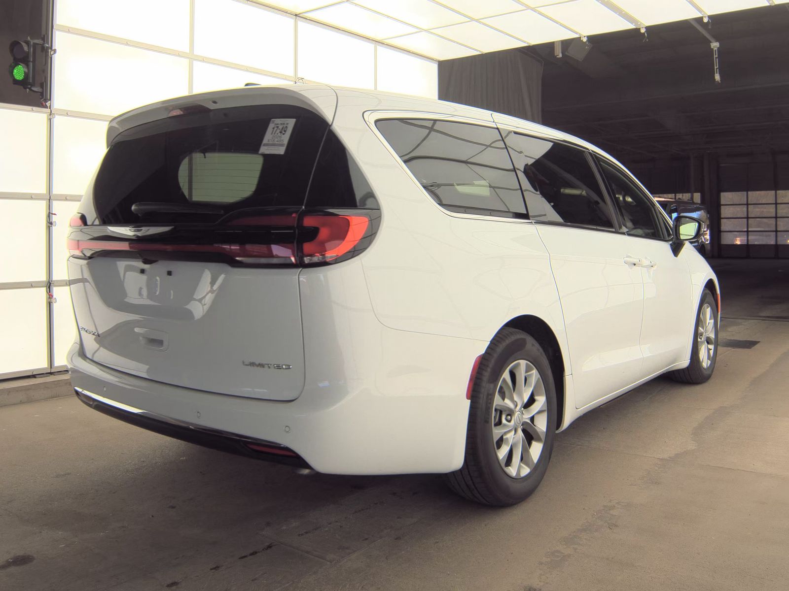 2026 Chrysler Pacifica Limited FWD