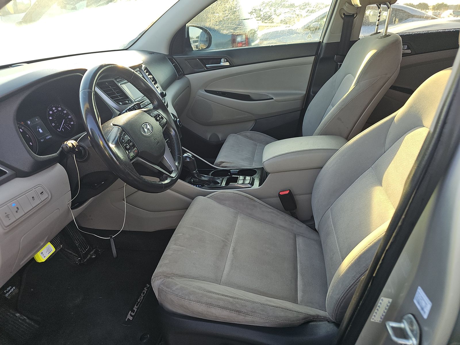 HYUNDAI TUCSON - 8