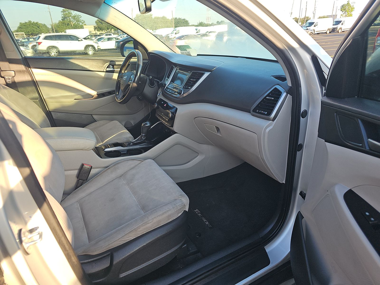 HYUNDAI TUCSON - 9