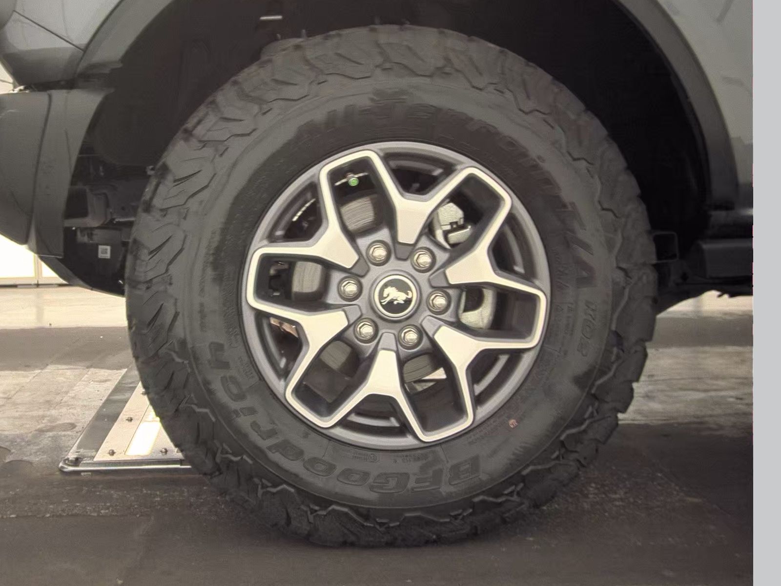 FORD BRONCO - 10