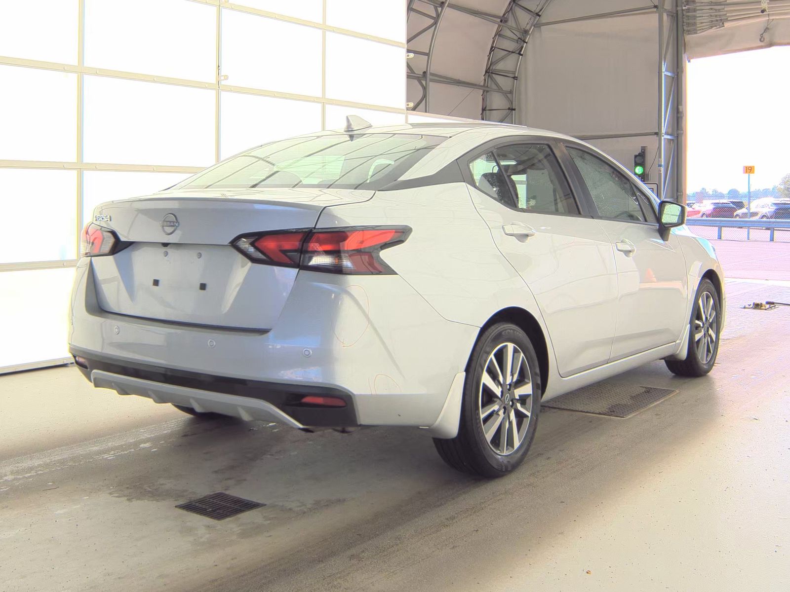 NISSAN VERSA - 6