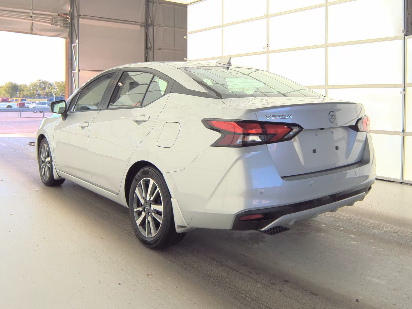 NISSAN VERSA - 9