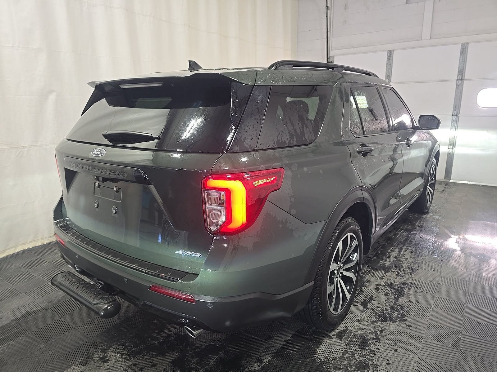 FORD EXPLORER - 5