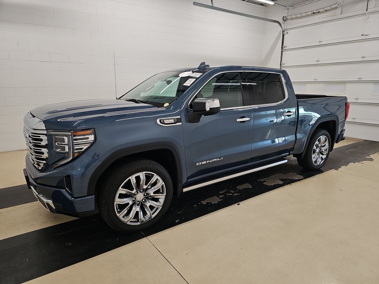 2024 GMC Sierra 4WD Crew Cab Short Box Denali's photo