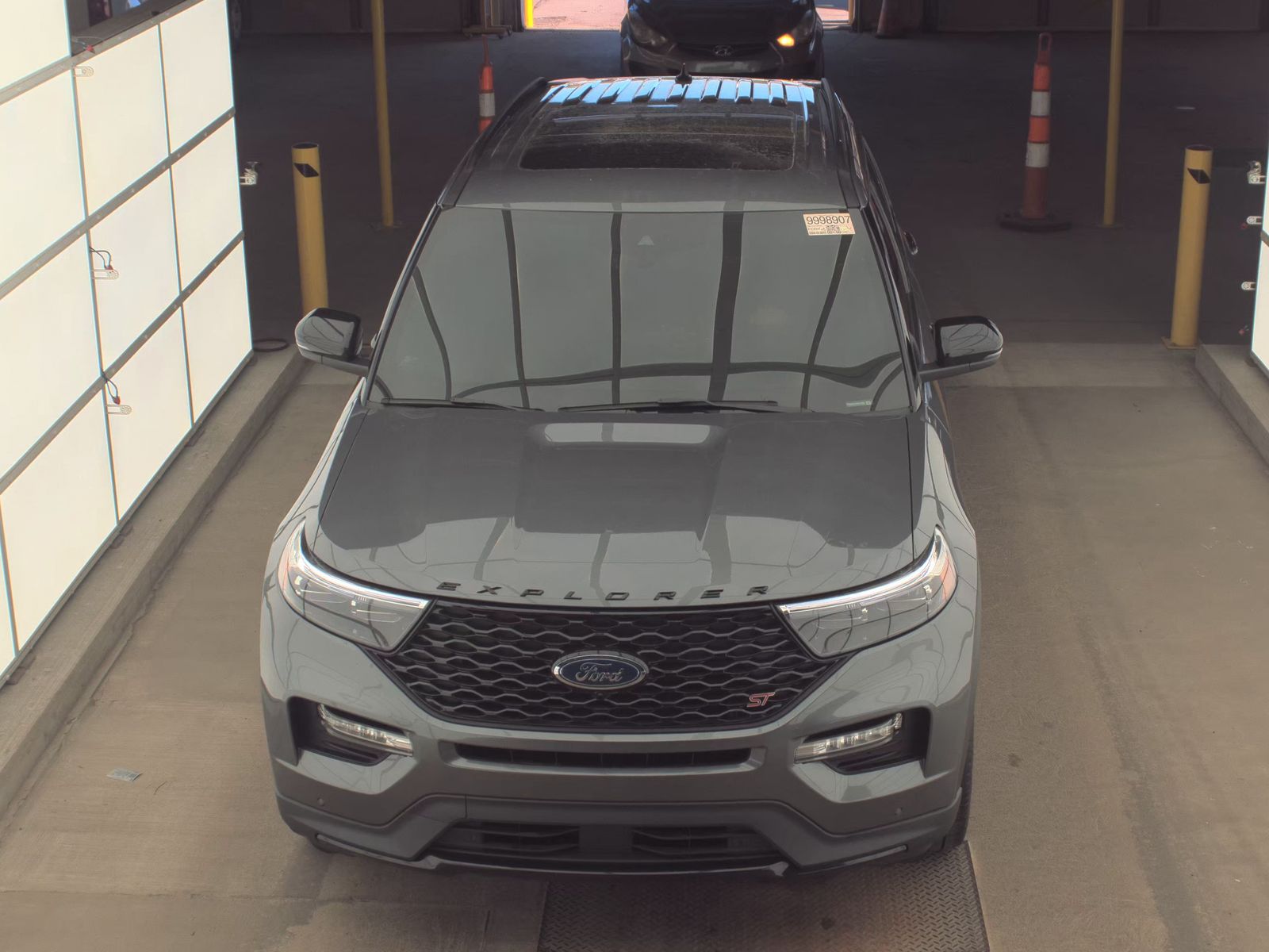 FORD EXPLORER - 3