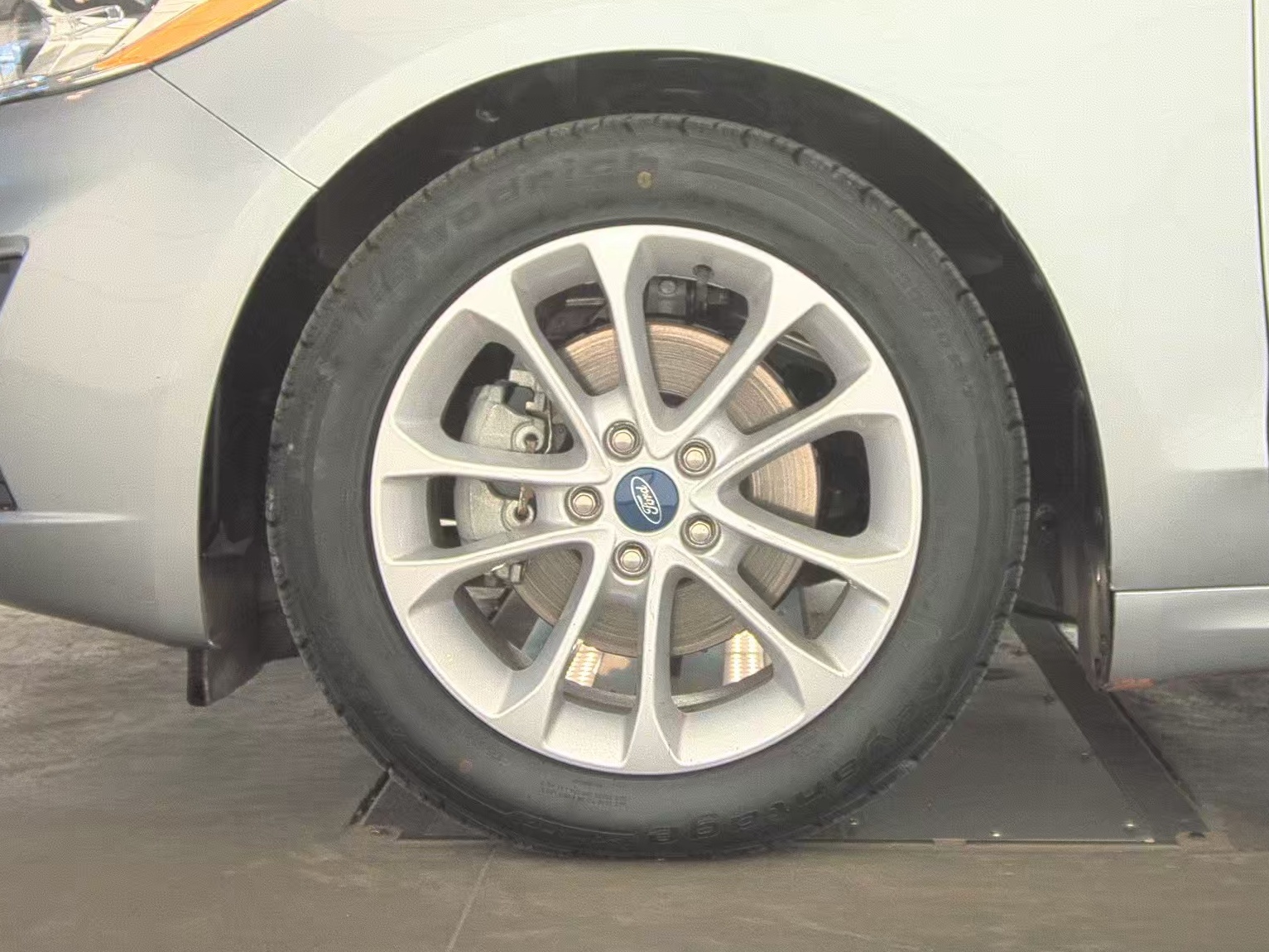 FORD FUSION - 10