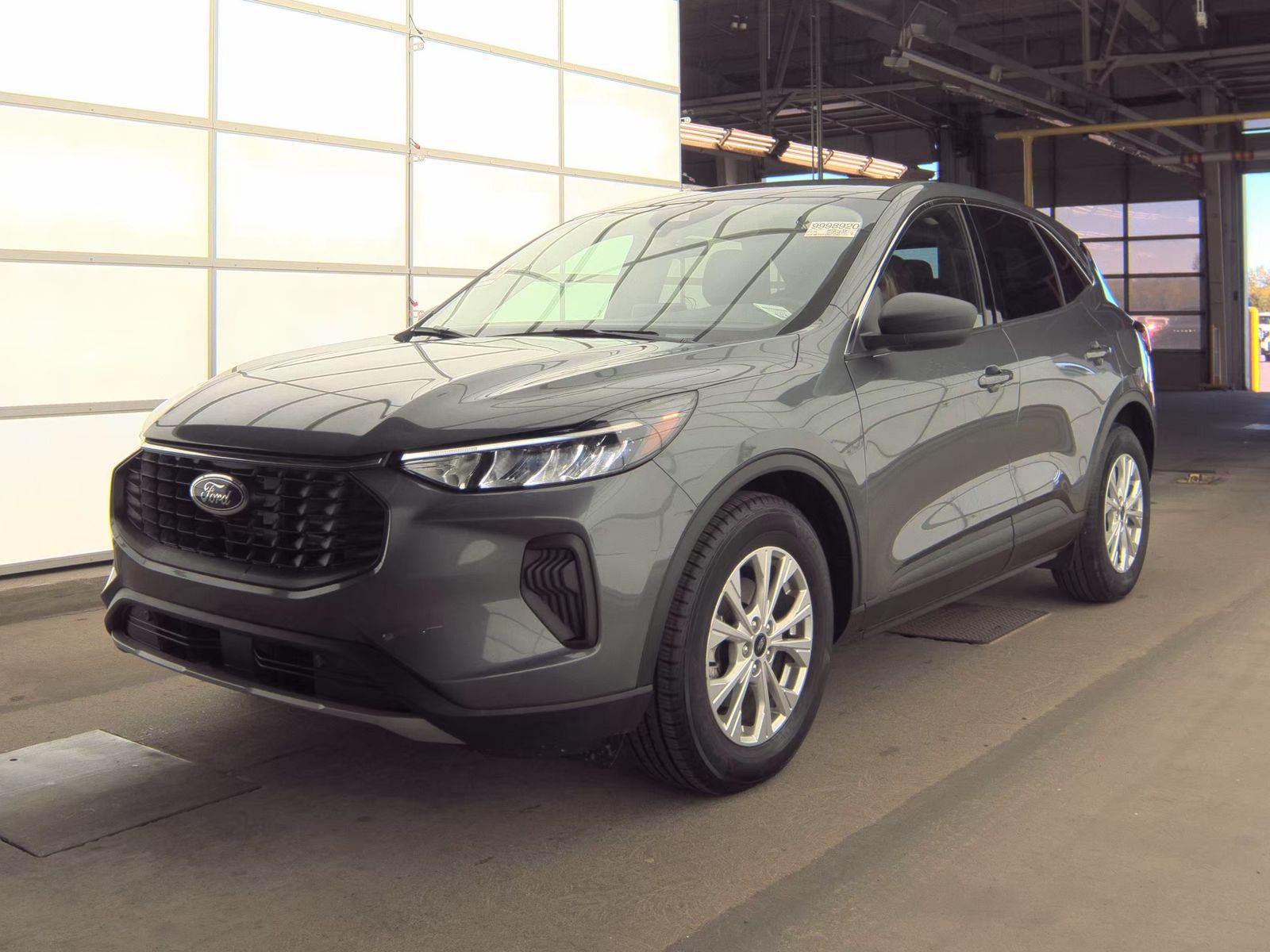 FORD ESCAPE - 1