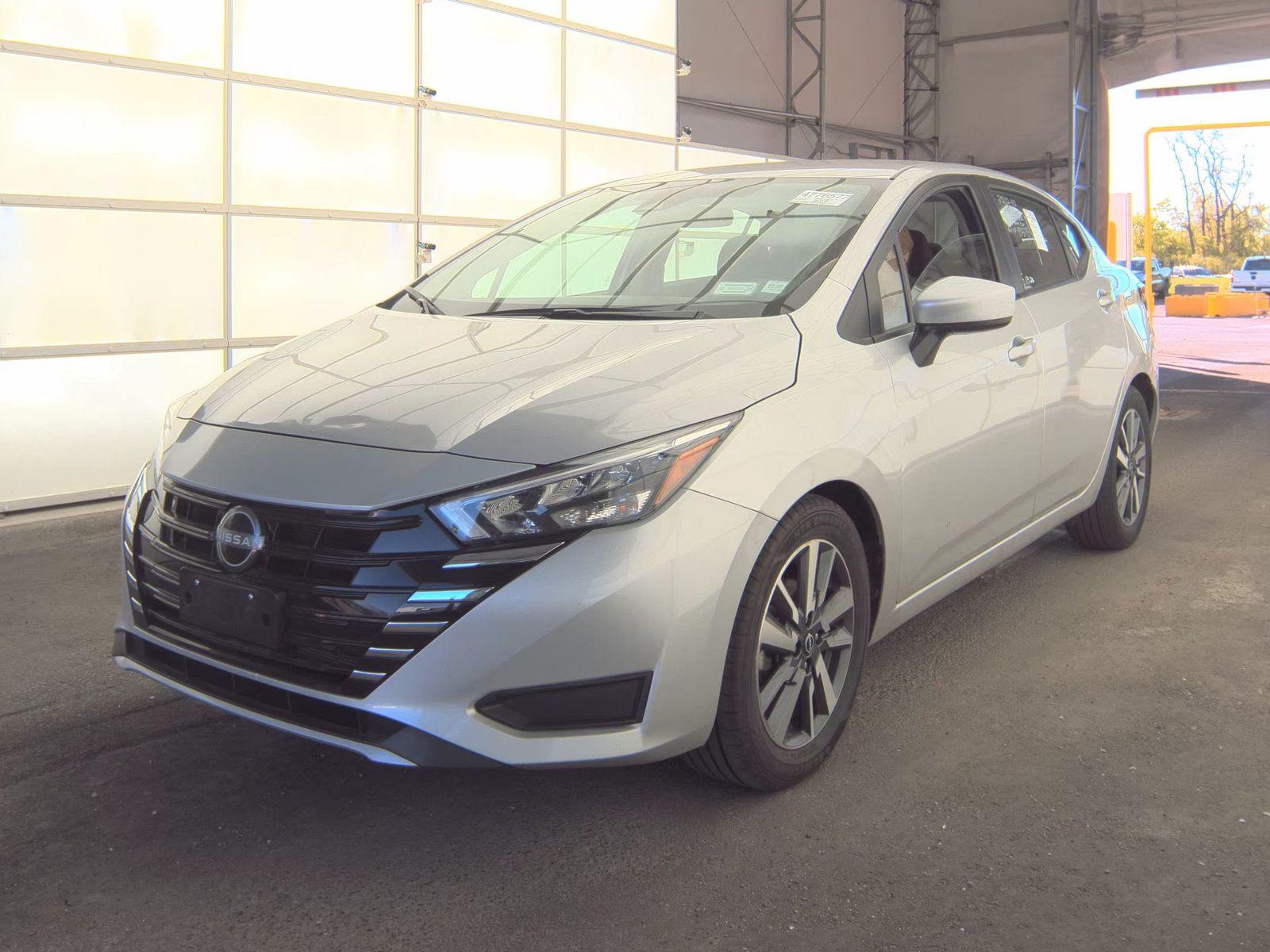 NISSAN VERSA - 1
